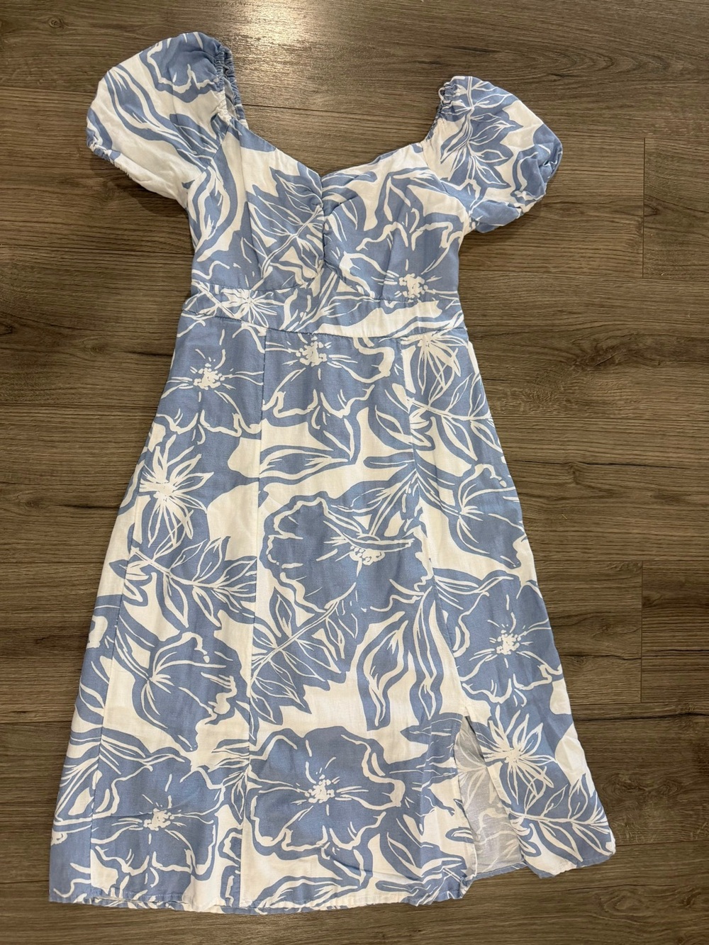 Jessica Simpson Blue and White Floral Midi Dress